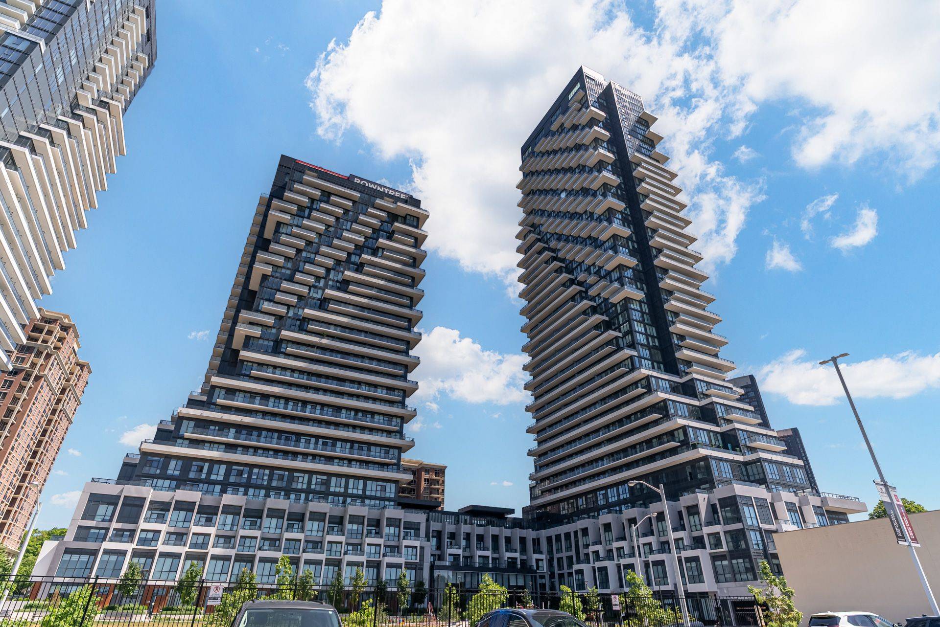 Toronto C13, ON M3C 0P7,30 Inn On The Park DR #1810