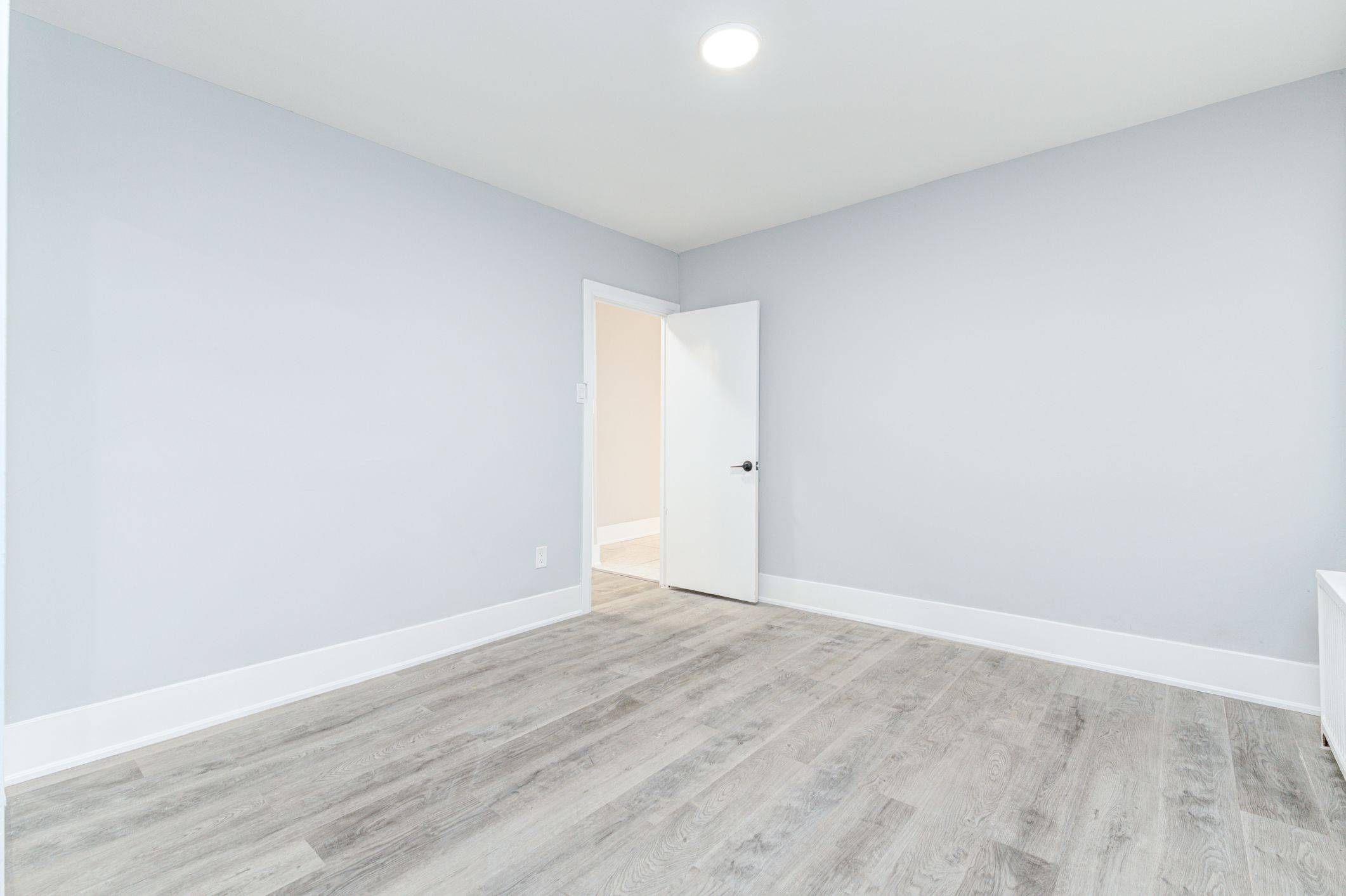 Toronto C11, ON M4G 2L2,896 Eglinton AVE E #306