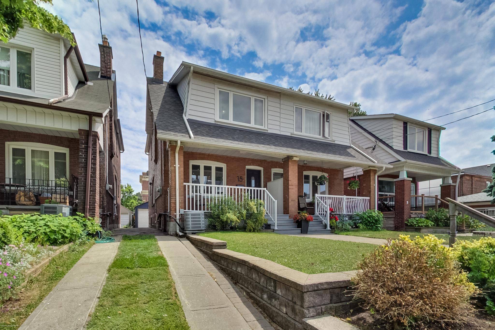 Toronto E03, ON M4J 1S3,15 Glebeholme BLVD