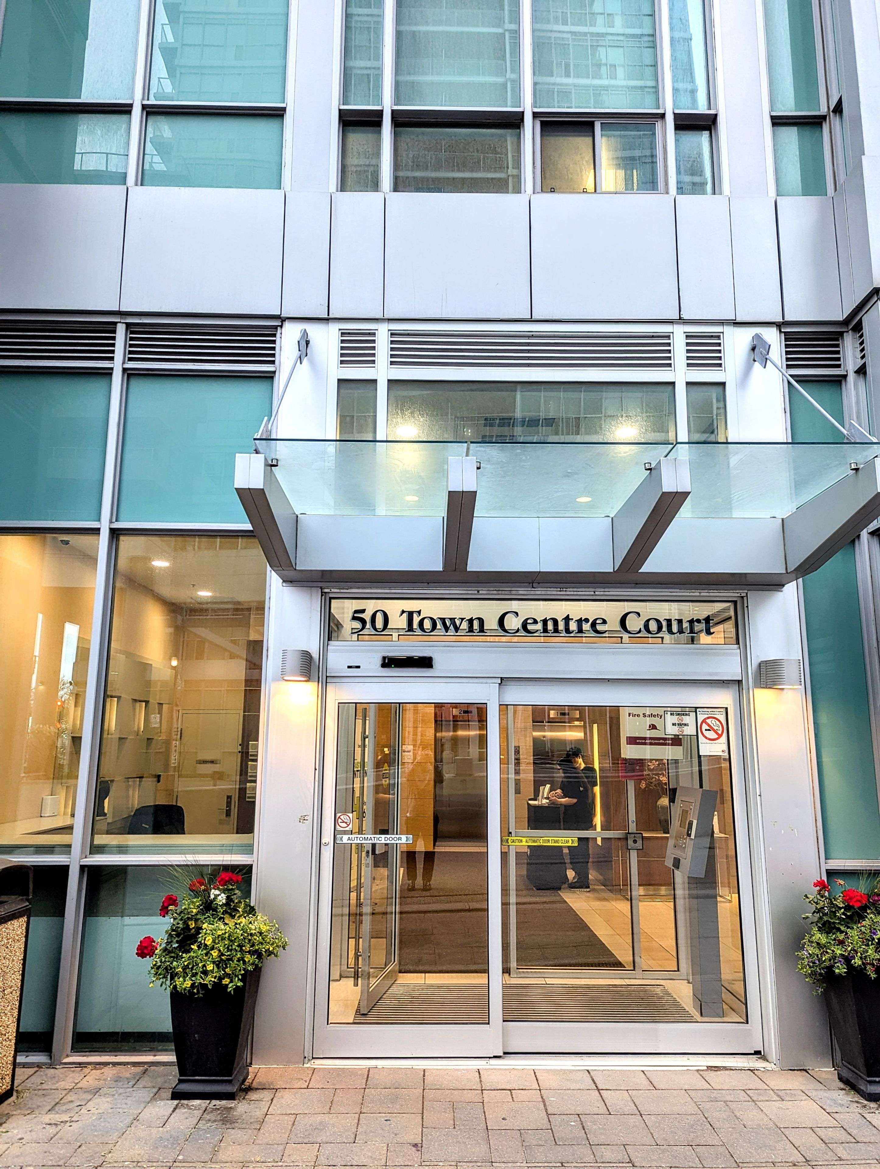 Toronto E09, ON M1P 0A9,50 Town Centre CT #3304