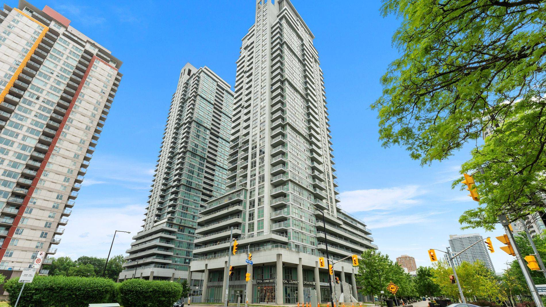 Toronto E09, ON M1P 0B2,70 Town Centre CT #405