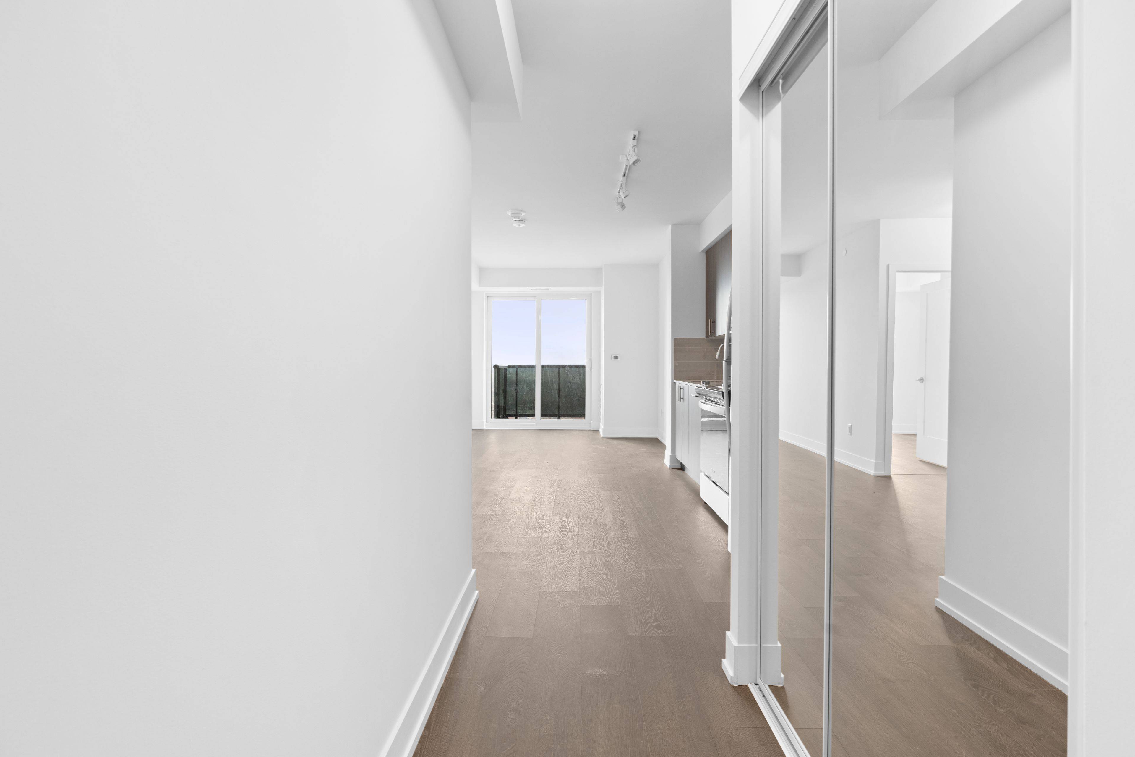 Oshawa, ON L1L 0R5,2550 Simcoe ST N #2004