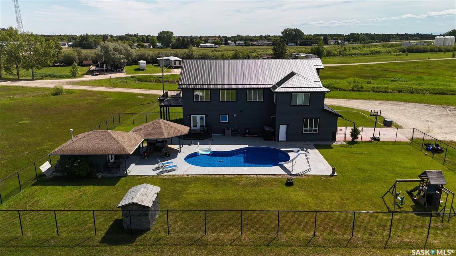 Hudson Bay, SK S0E 0Y0,701 Bay STREET