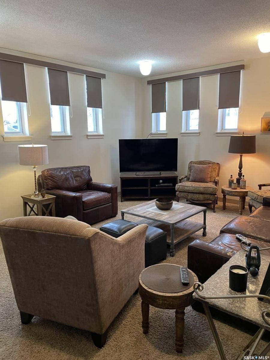 Shaunavon, SK S0N 2M0,433 3rd STREET E