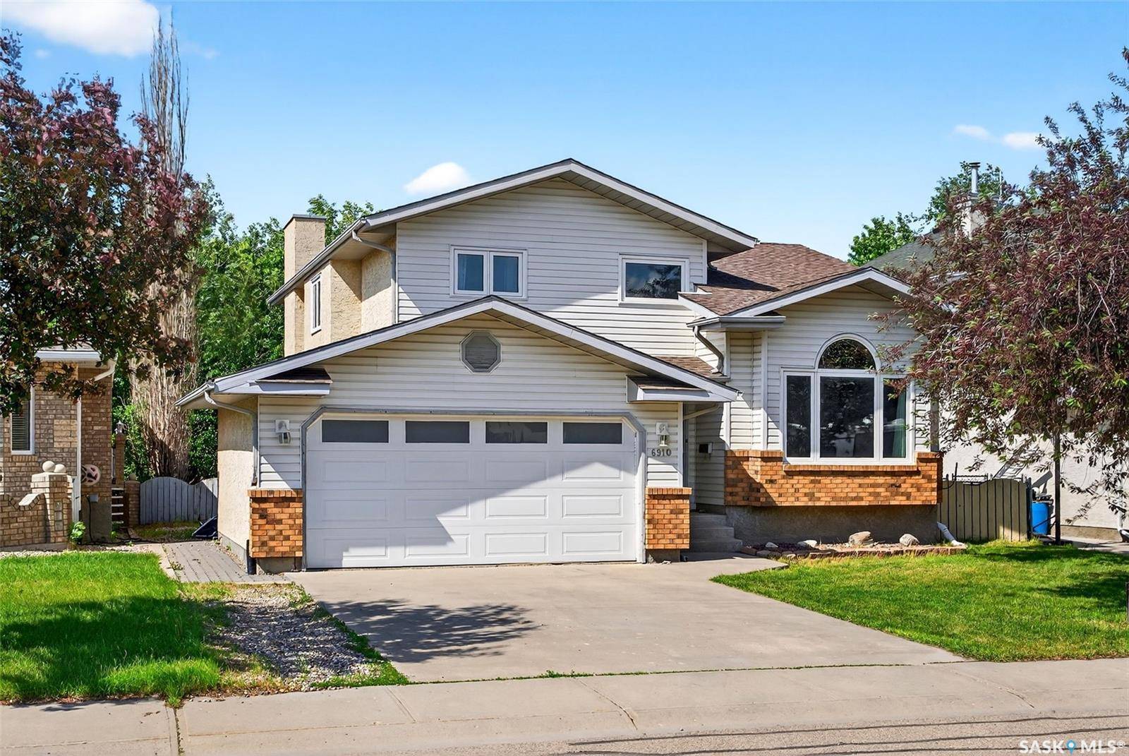 Regina, SK S4X 4J8,6910 Maple Wood CRESCENT