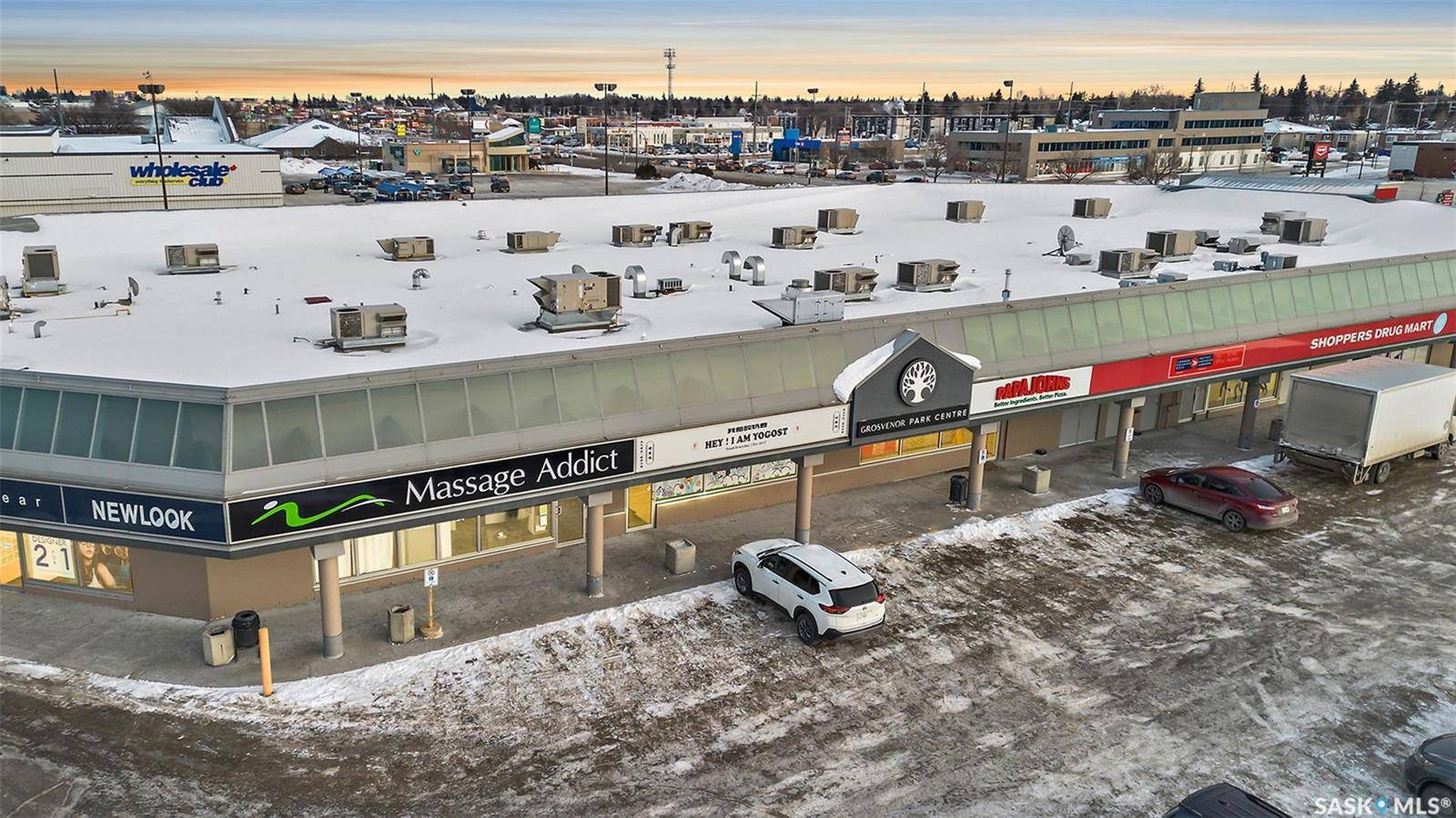 Saskatoon, SK S7H 2E6,2105 8th STREET E #37