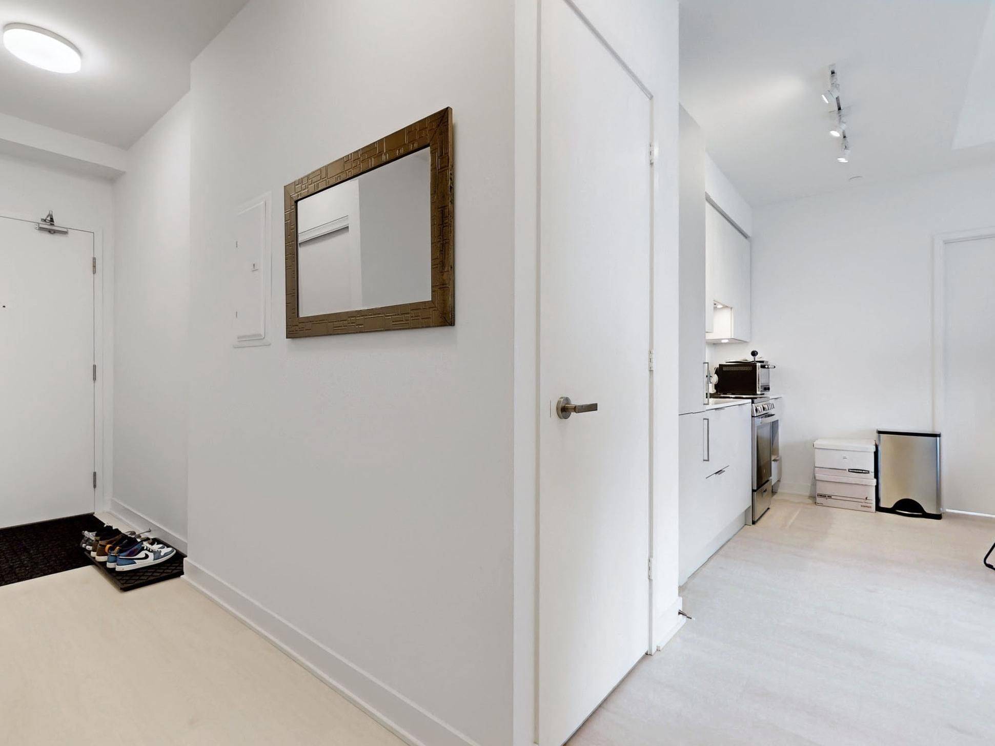 Mississauga, ON L5B 4M6,3900 Confederation Pkwy #1801