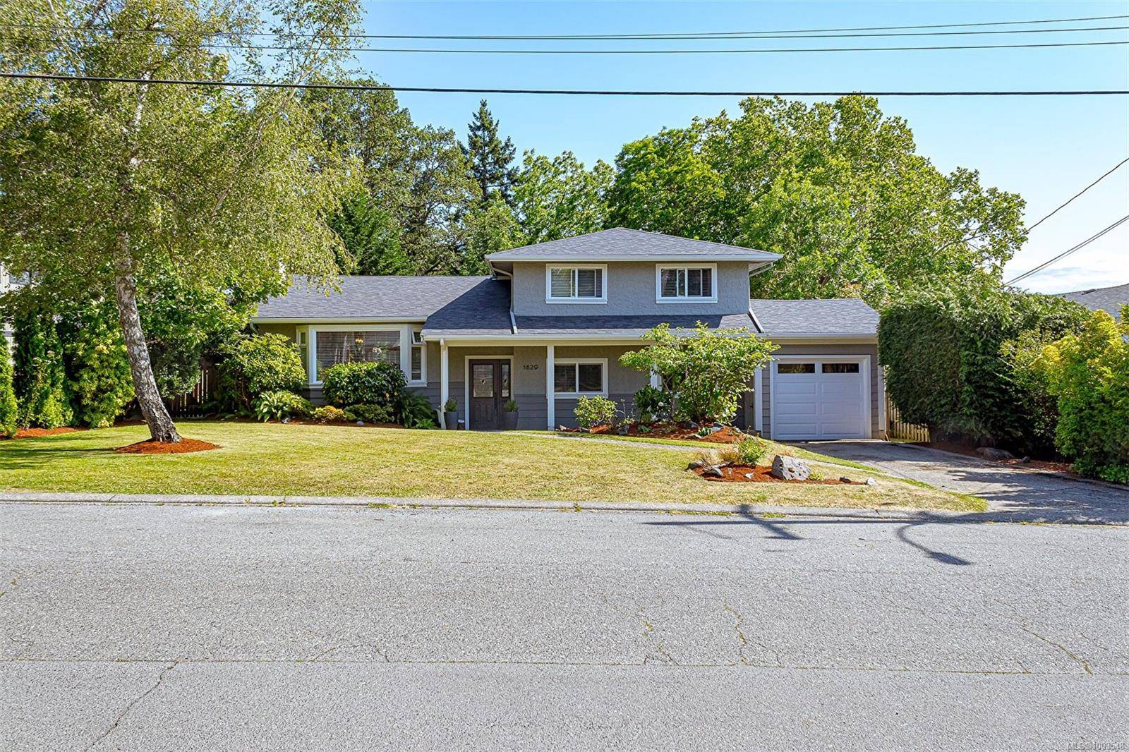 Saanich, BC V8N 2E8,1829 San Lorenzo Ave