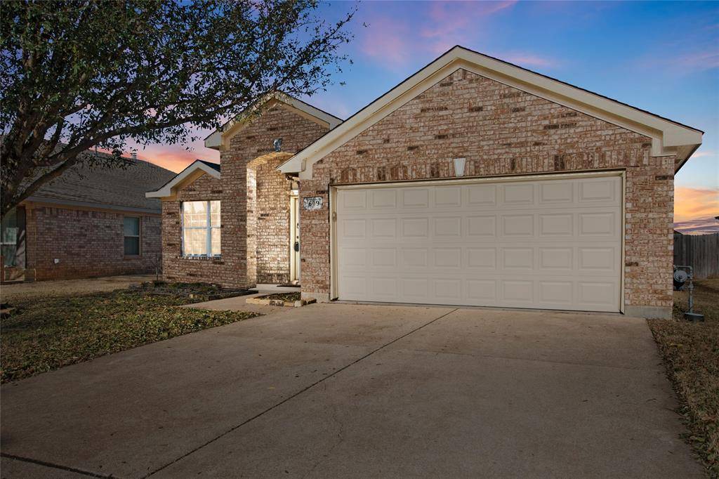 Arlington, TX 76002,609 Soledad Street