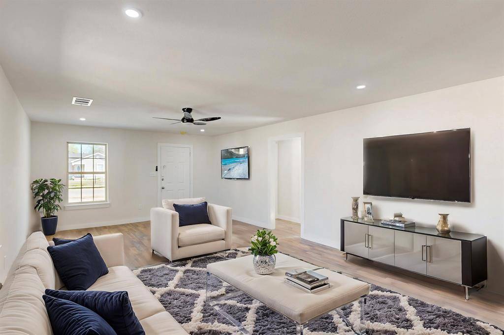 Dallas, TX 75217,8802 Cherrybrook