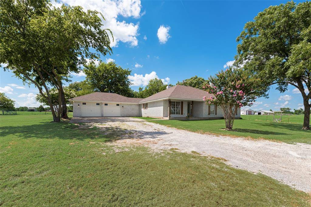 Ennis, TX 75119,3266 E Highway 34