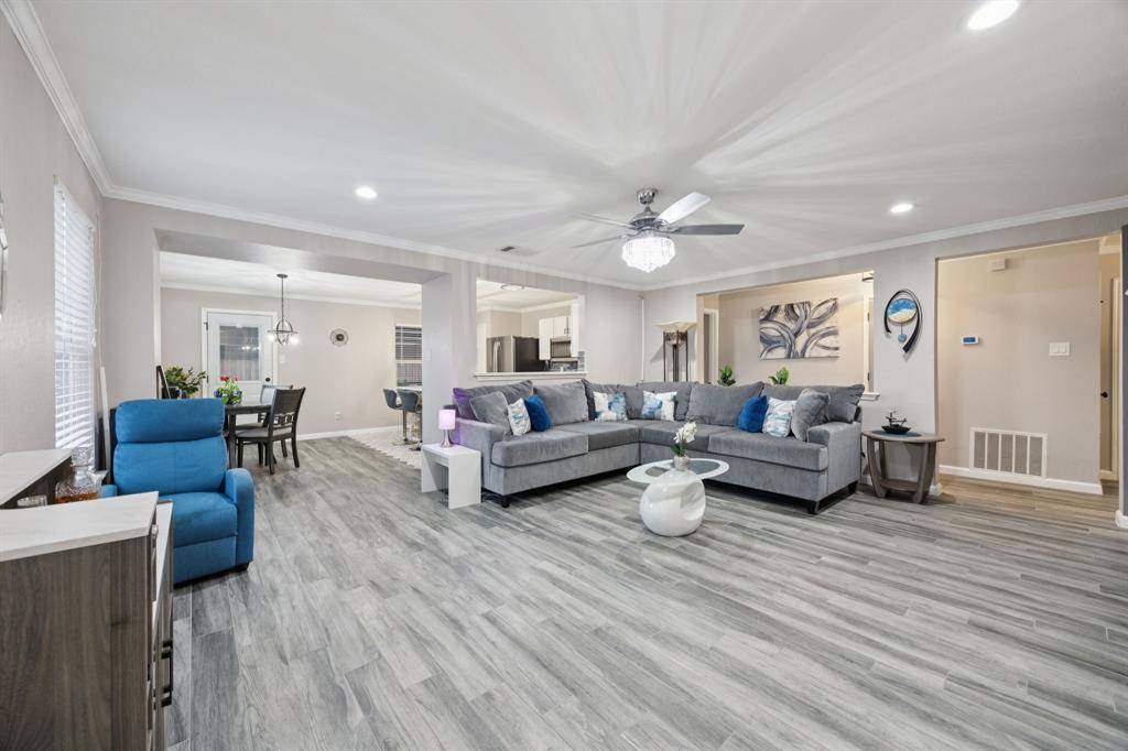 Grand Prairie, TX 75052,2464 Silverado Trail