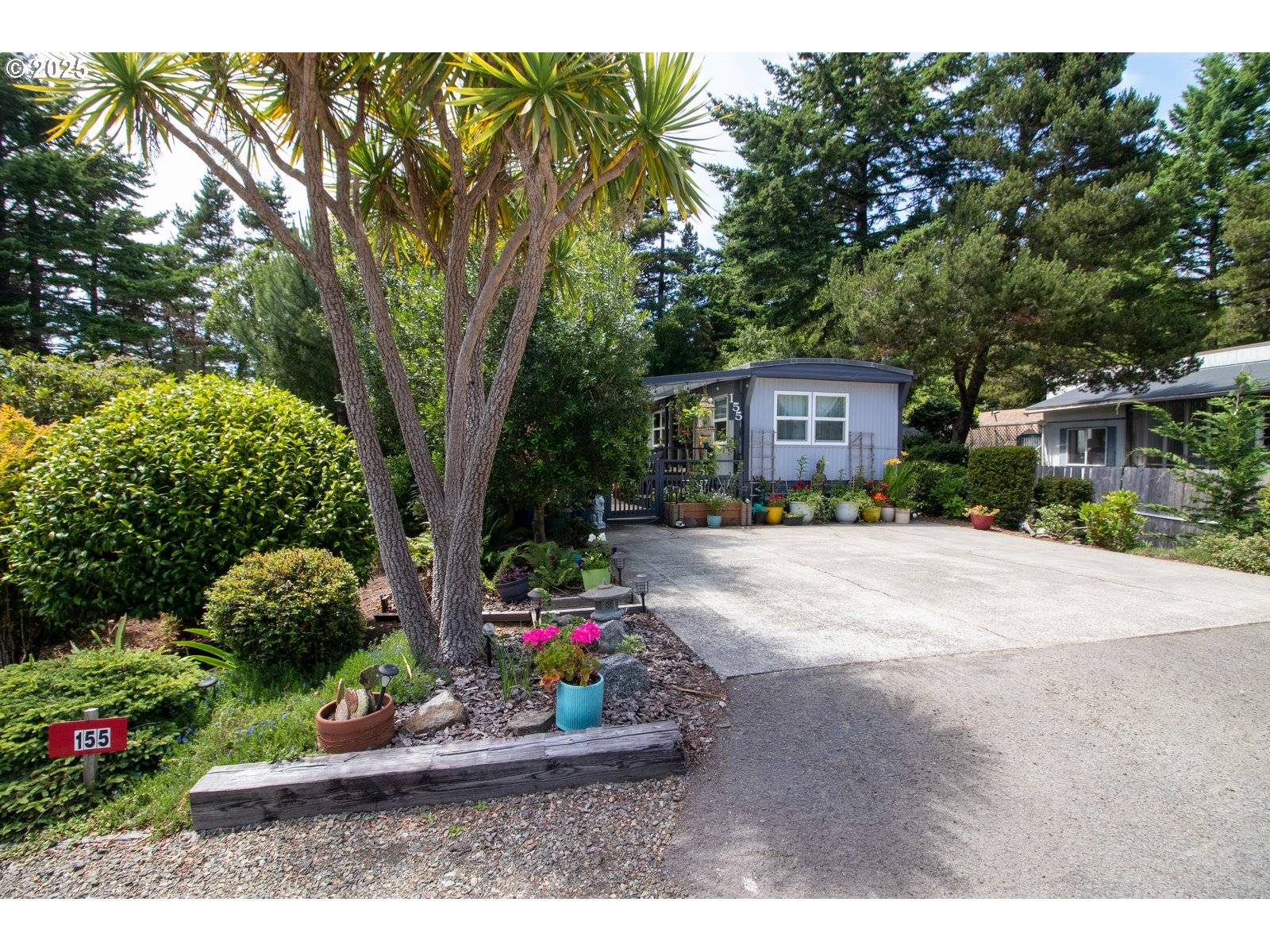 Florence, OR 97439,1600 RHODODENDRON DR #155