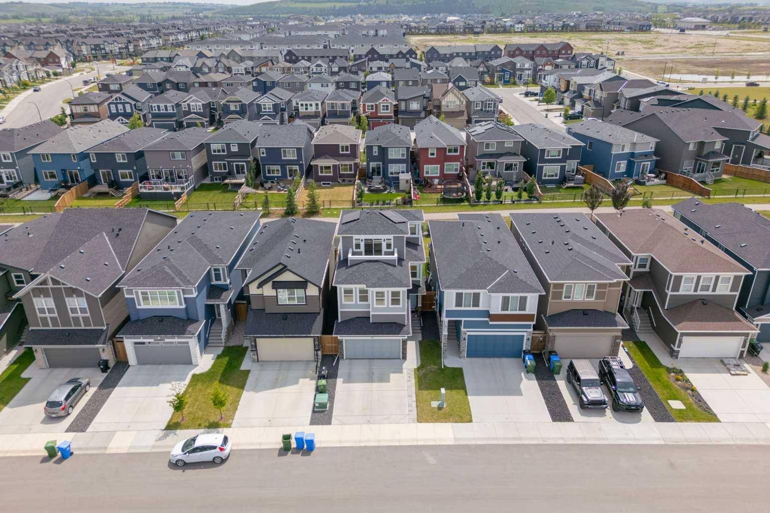 Calgary, AB T2X 4N6,37 Belmont Common SW