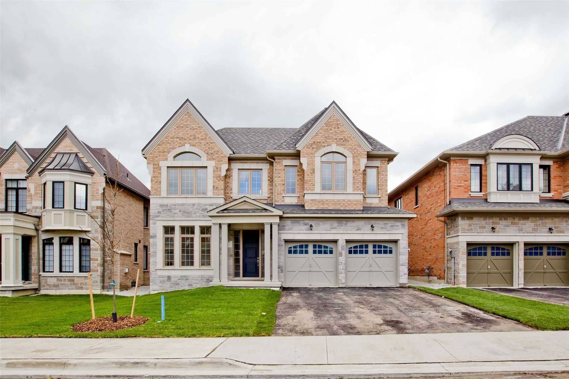 Toronto C15, ON M2H 0A6,11 Queen Magdalene PL