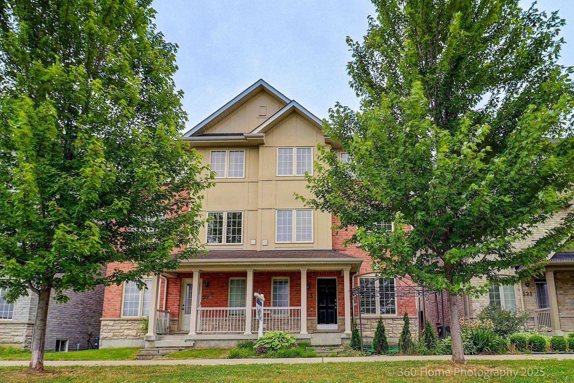 Ajax, ON L1Z 0K8,523 Rossland RD