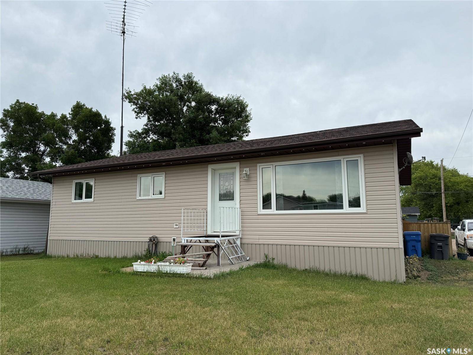 Carnduff, SK S0C 0S0,219 1st STREET W