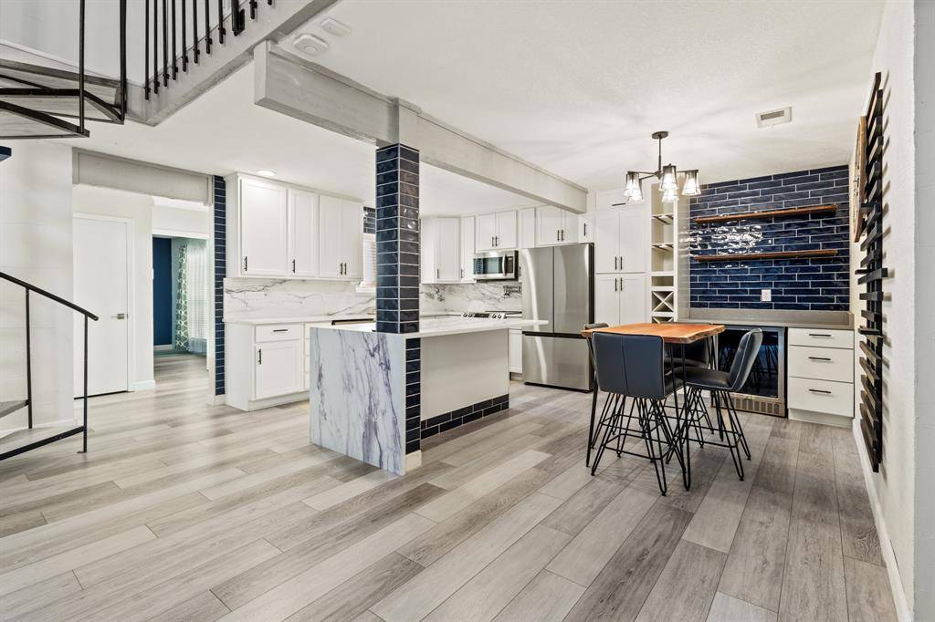 Dallas, TX 75243,9436 Amberton Parkway