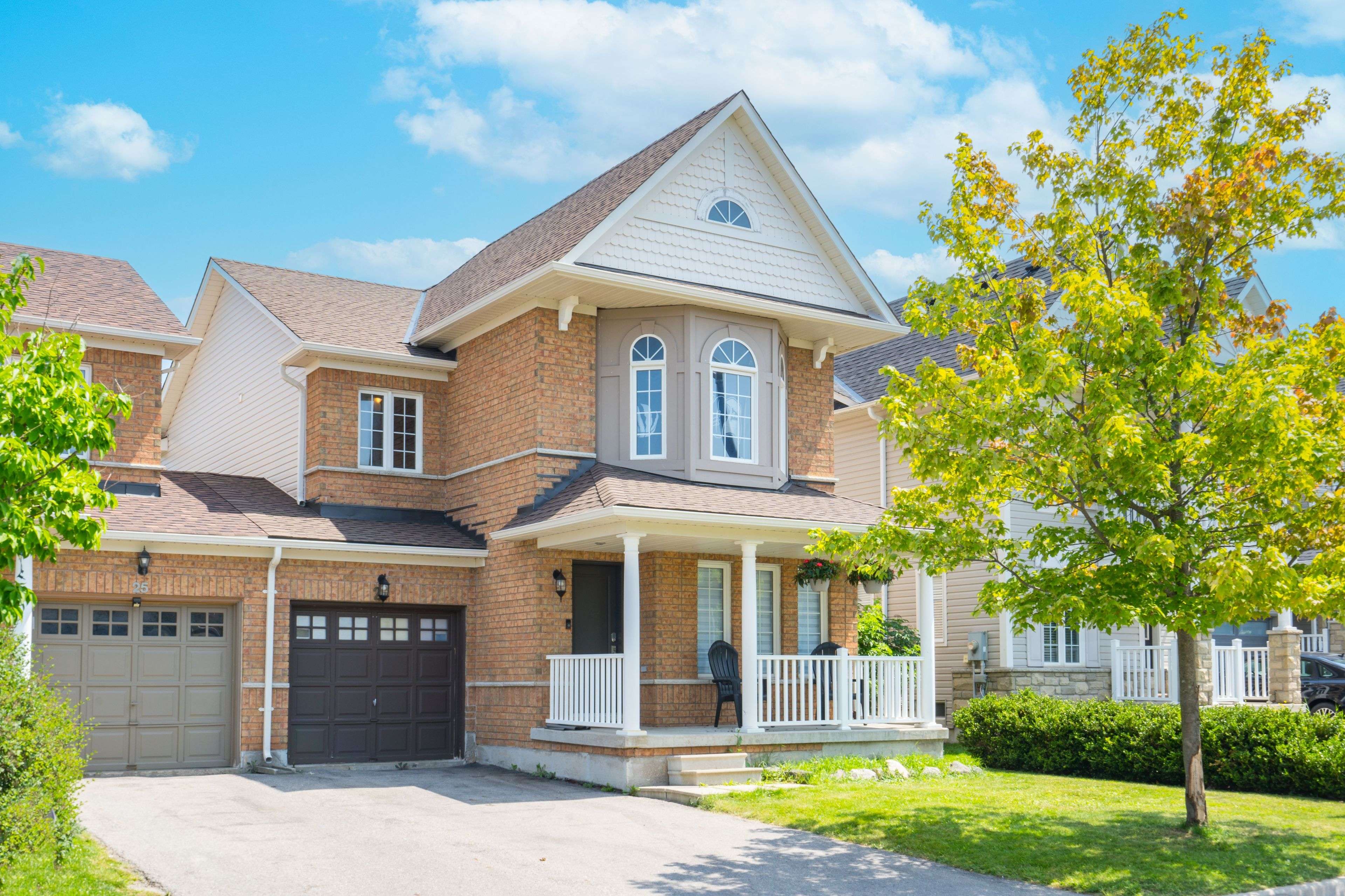 Barrie, ON L4M 7H2,27 Succession CRES