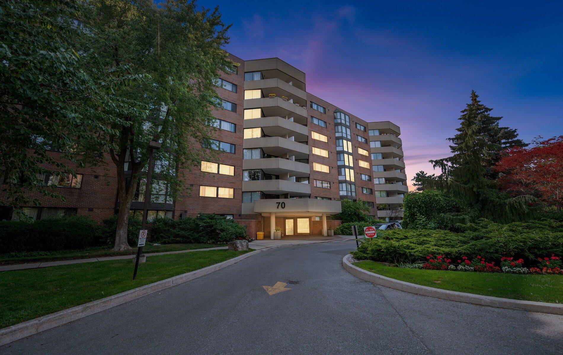 Richmond Hill, ON L4C 5L2,70 Baif BLVD #505