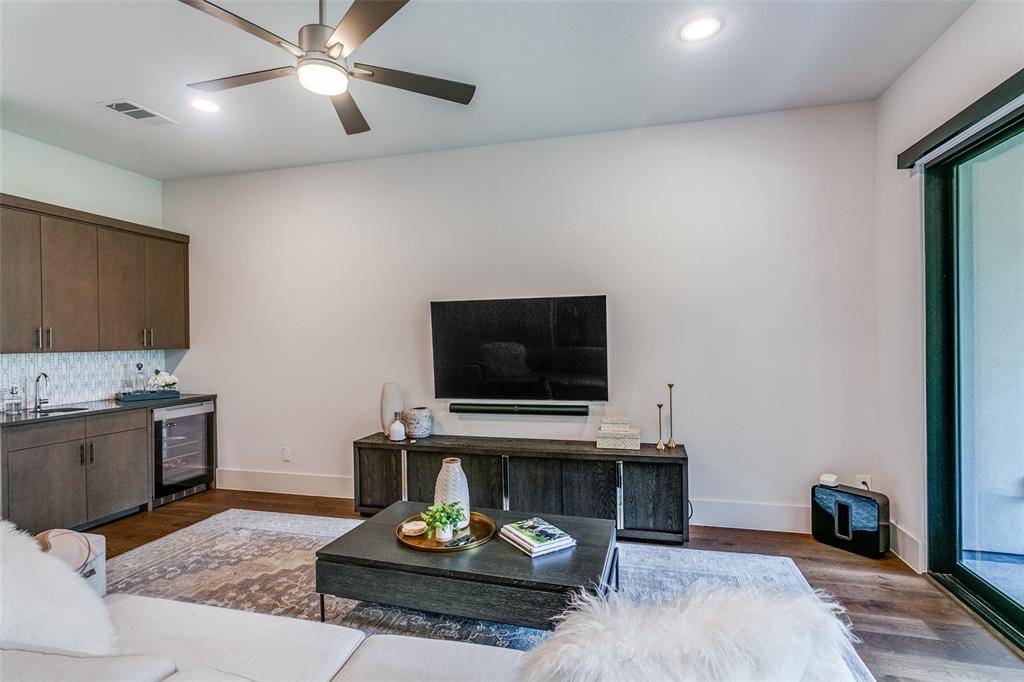 Plano, TX 75024,7824 Secluded Avenue