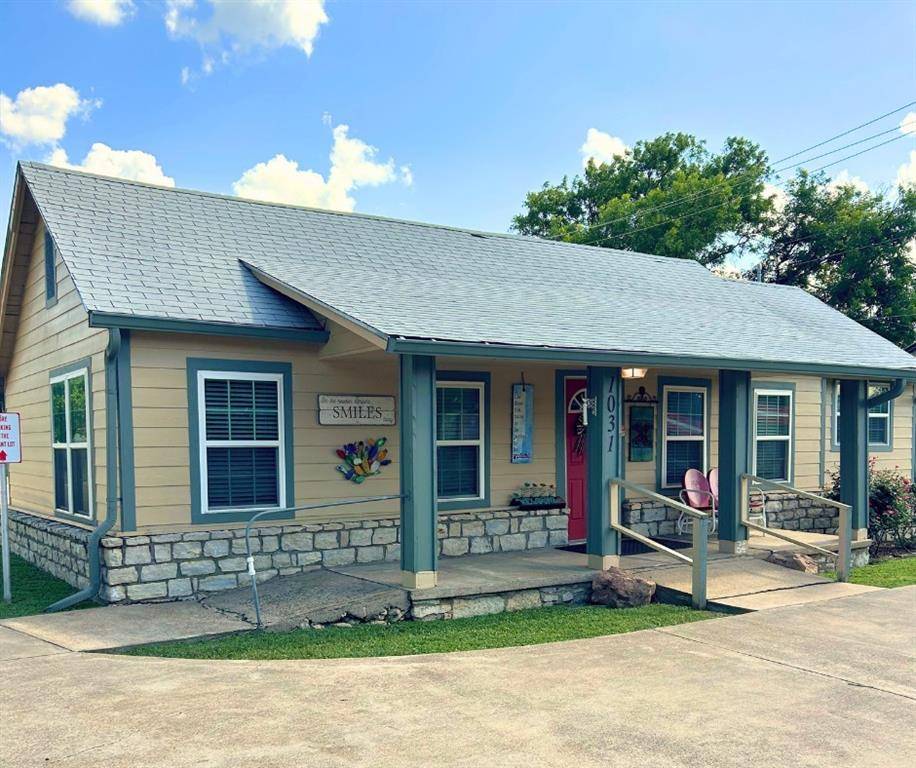 Granbury, TX 76048,1031 W Pearl Street W #1