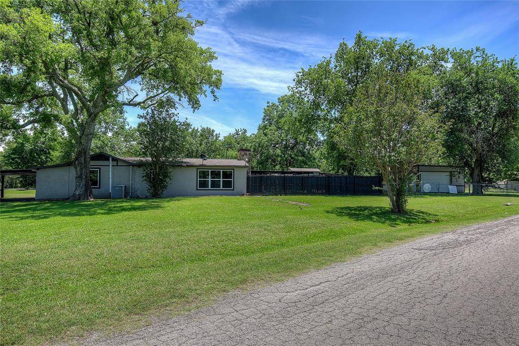 East Tawakoni, TX 75472,552 Oak Leaf Trail