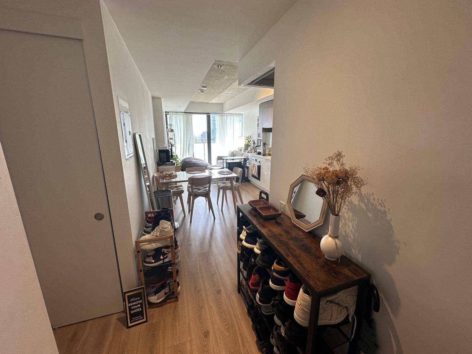 Toronto C10, ON M4P 0C8,161 Roehampton AVE #2511