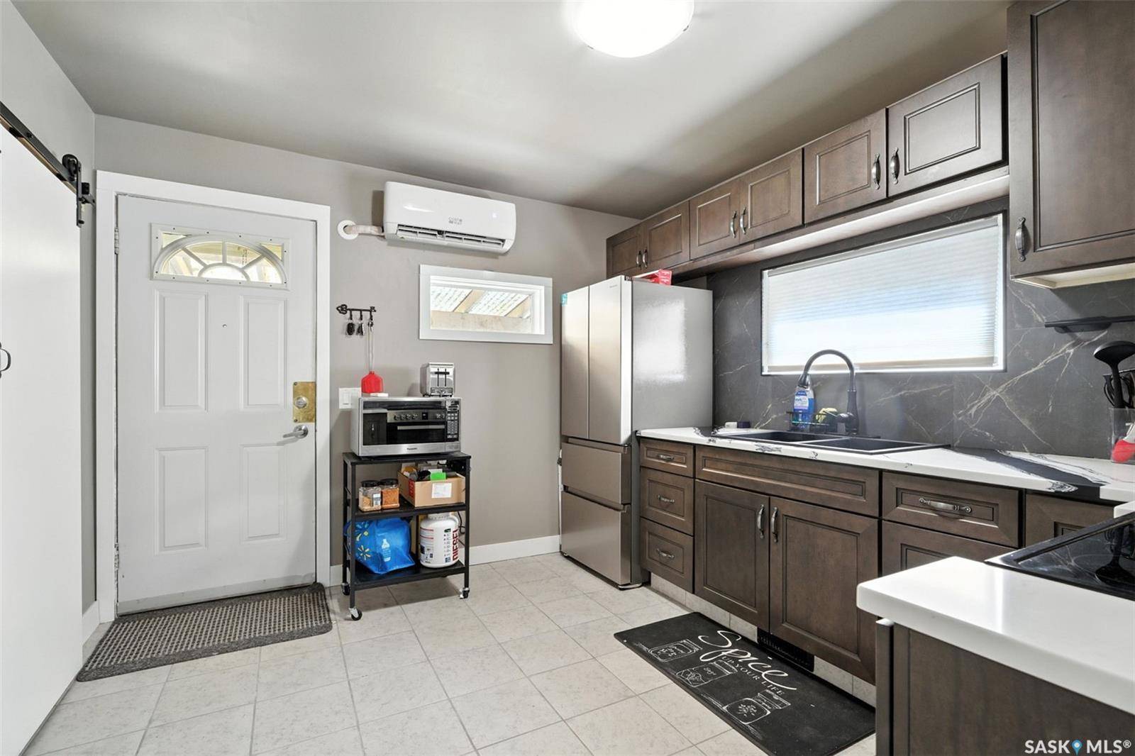 Saskatoon, SK S7M 2C8,212 K AVENUE S