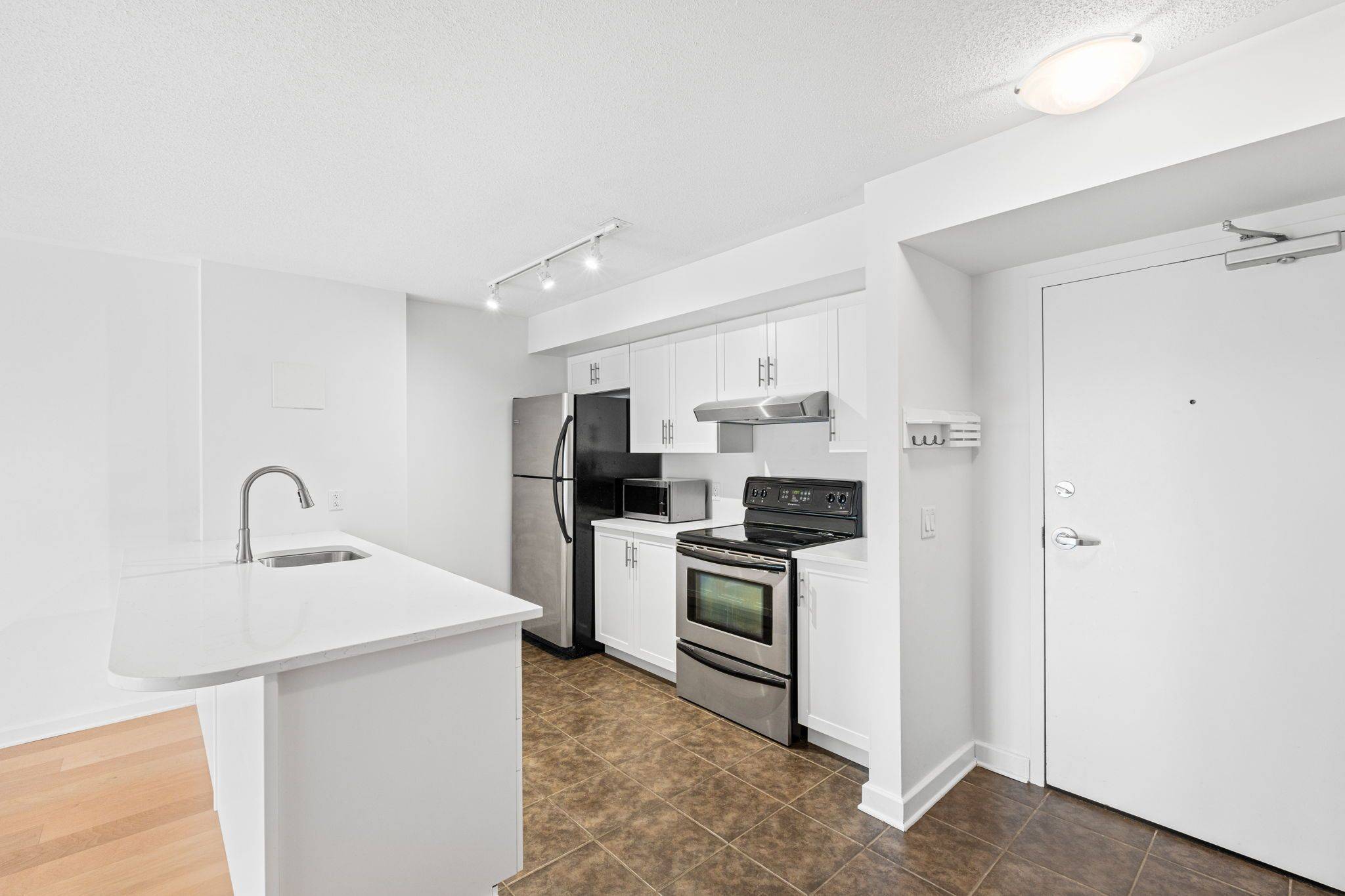 Ottawa Centre, ON K2P 0A3,138 Somerset ST W #1010