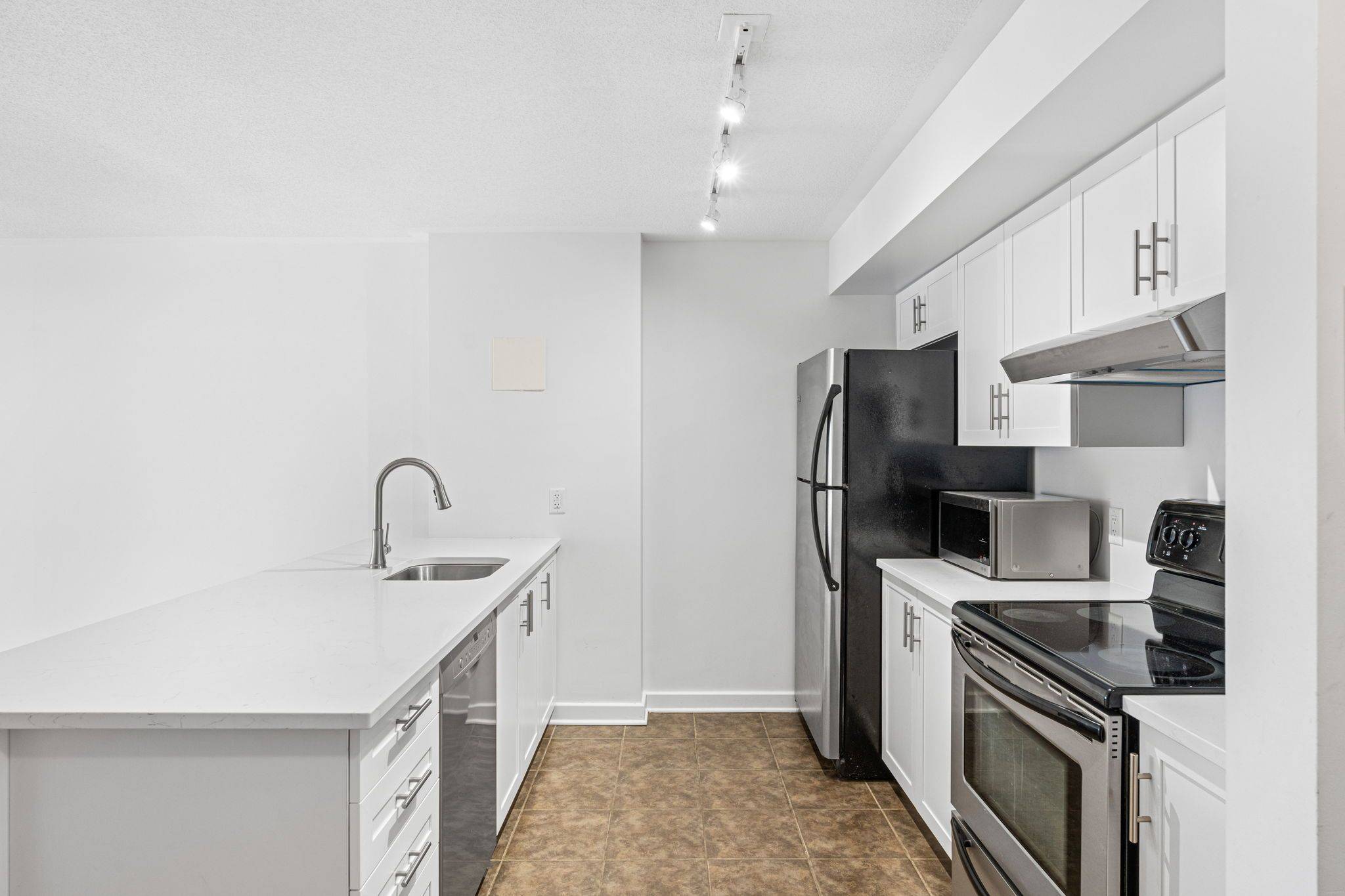 Ottawa Centre, ON K2P 0A3,138 Somerset ST W #1010