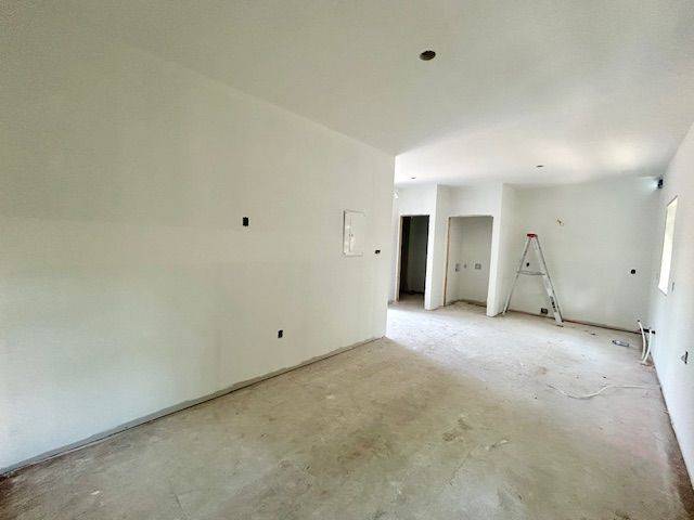 London North, ON N6H 2H3,178 Woodward AVE #4