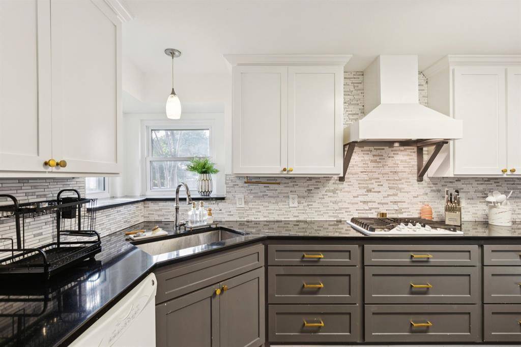 Dallas, TX 75243,10306 Cimmaron Trail