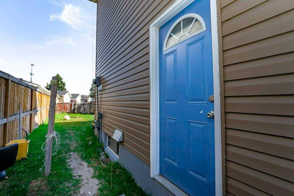 Calgary, AB T3J 1P7,195 Falshire DR NE