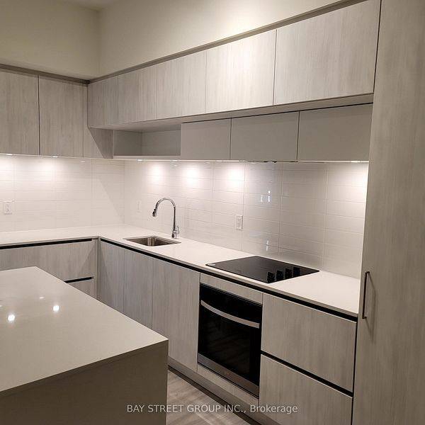 Richmond Hill, ON L4S 0N4,14 DAVID EYER RD #1006