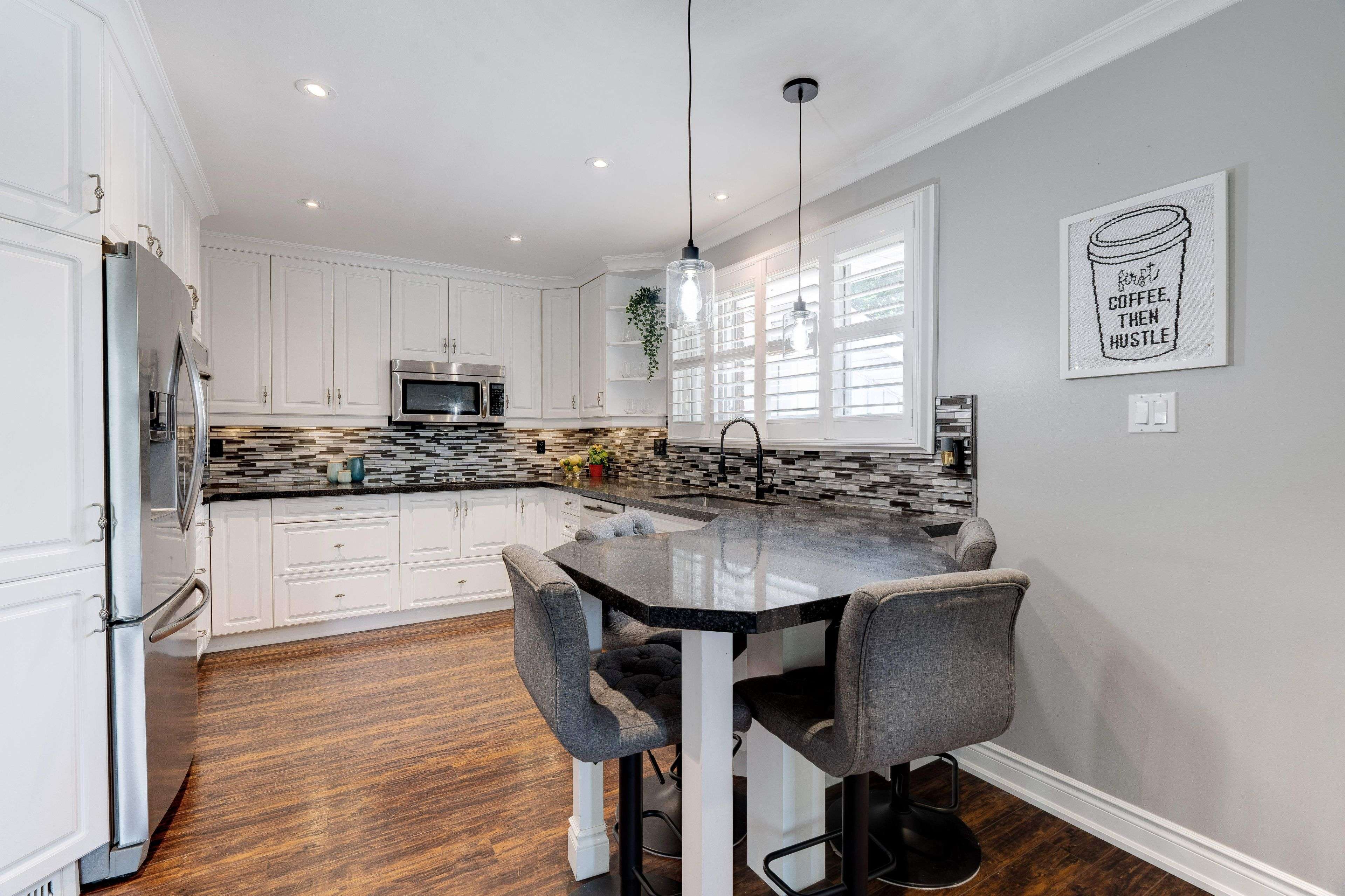 Burlington, ON L7P 2P4,1318 Rosemary CRES