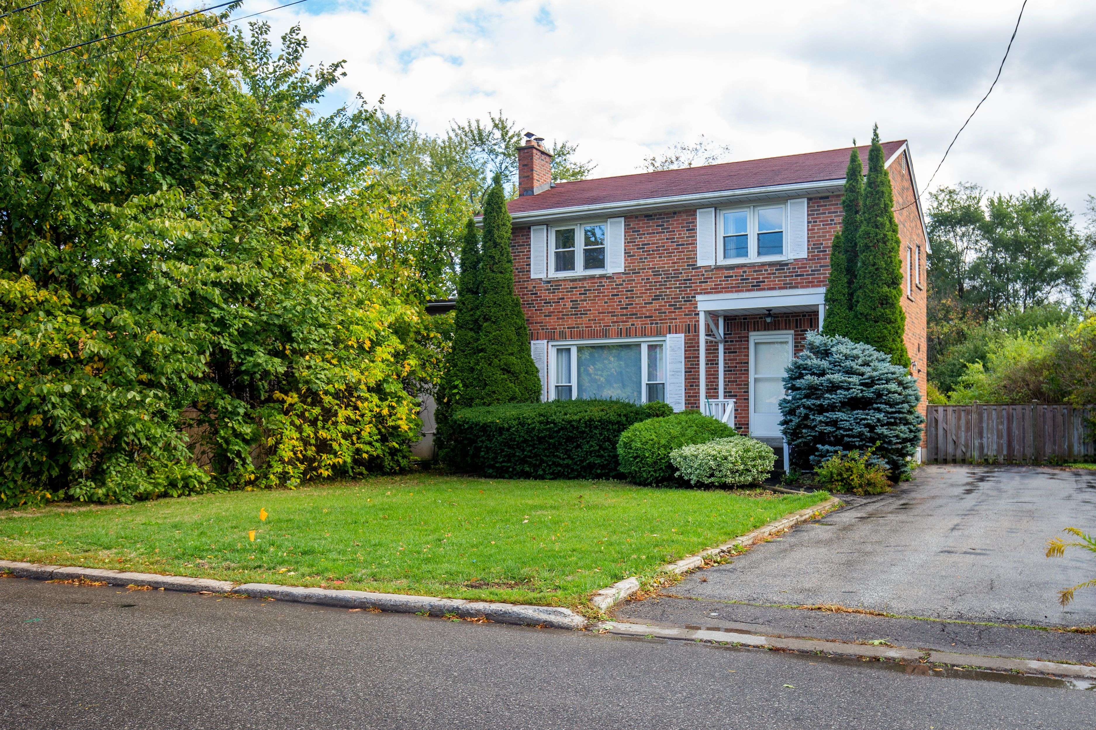 Toronto C07, ON M2R 1K2,137 Yorkview DR