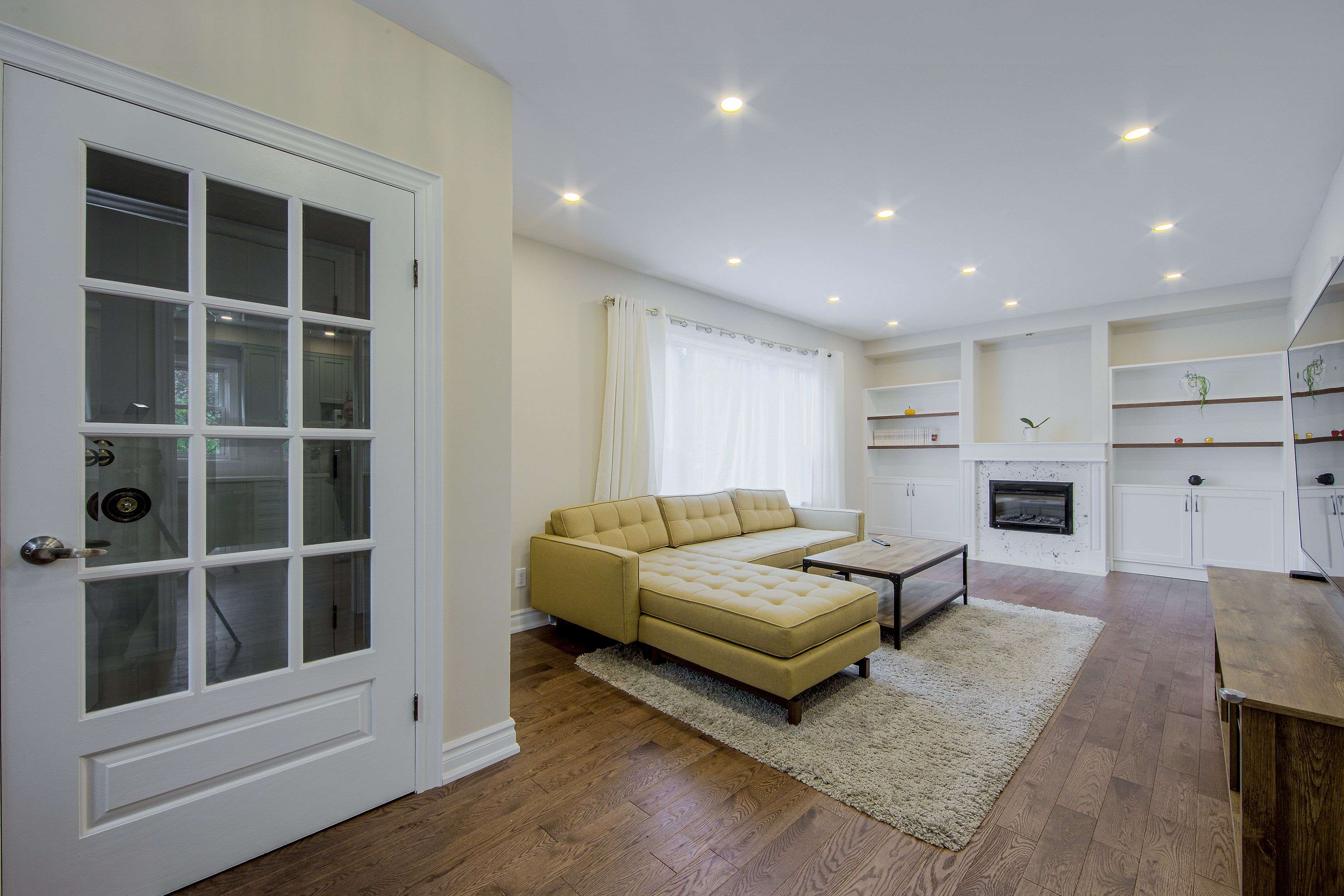 Toronto C07, ON M2R 1K2,137 Yorkview DR