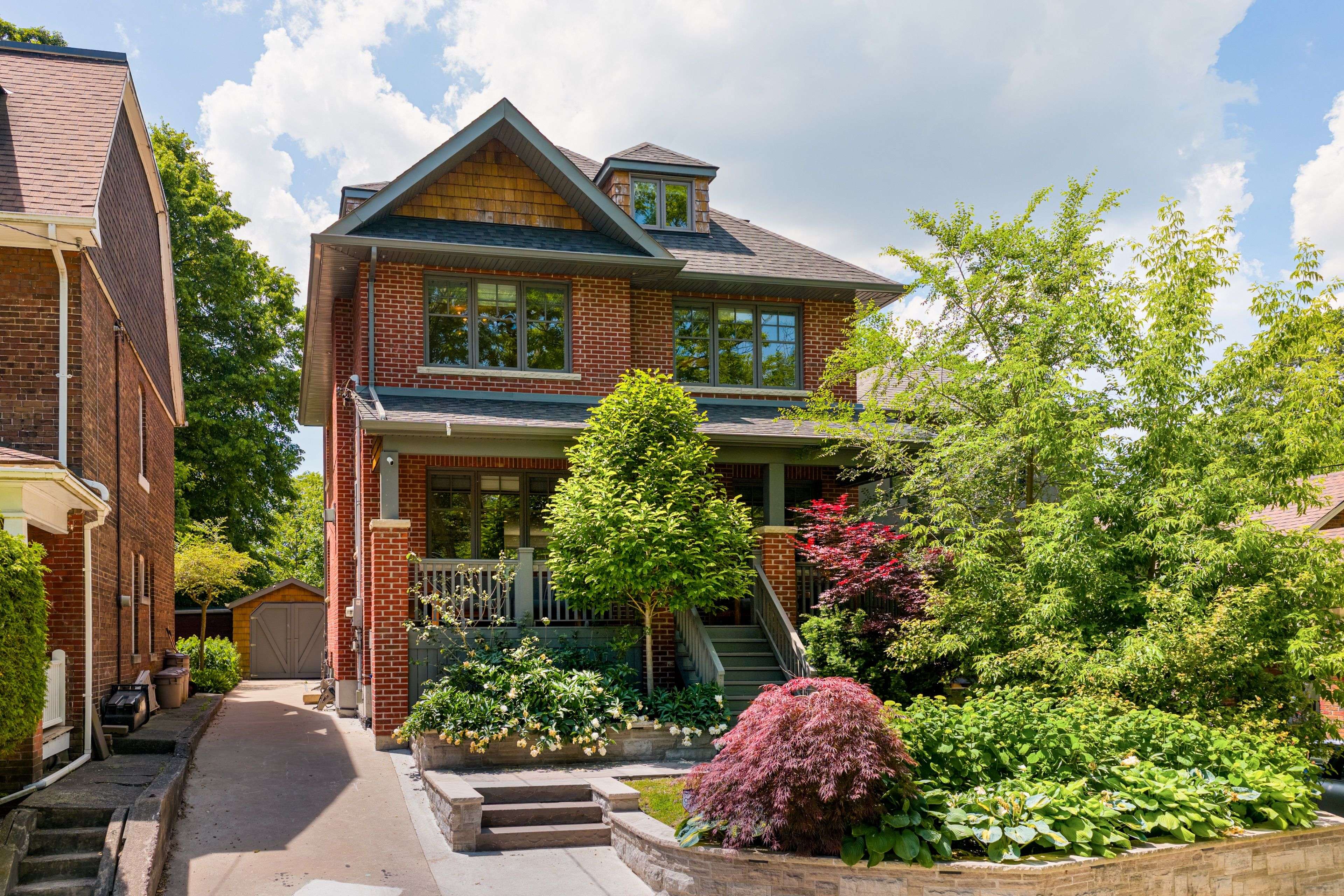 Toronto E02, ON M4L 3S6,152 Kenilworth AVE