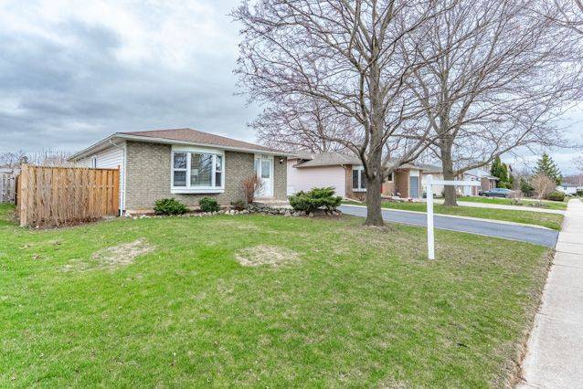 Milton, ON L9T 3M1,756 Mackenzie DR