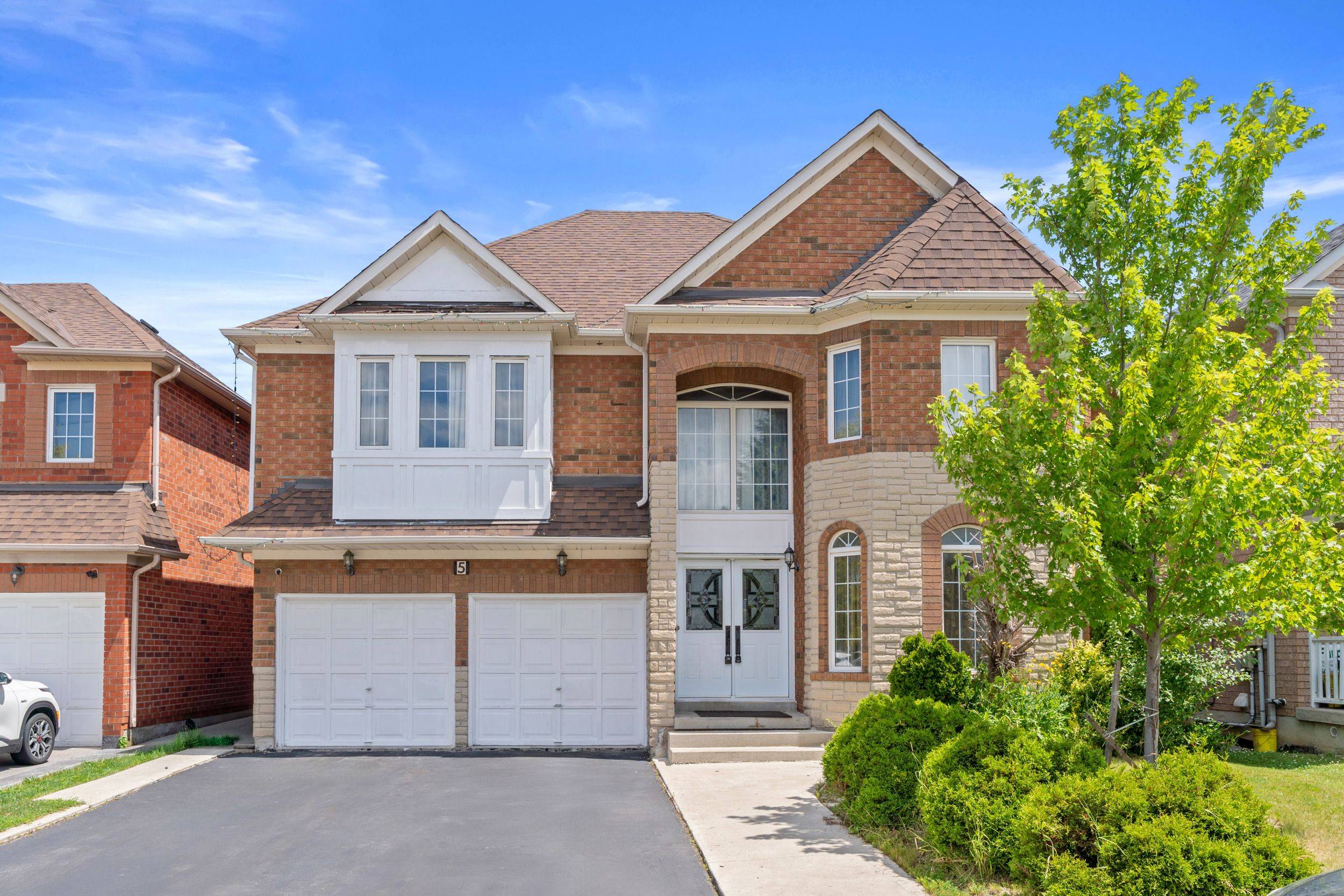 Brampton, ON L6R 2E5,5 Wildhorse LN