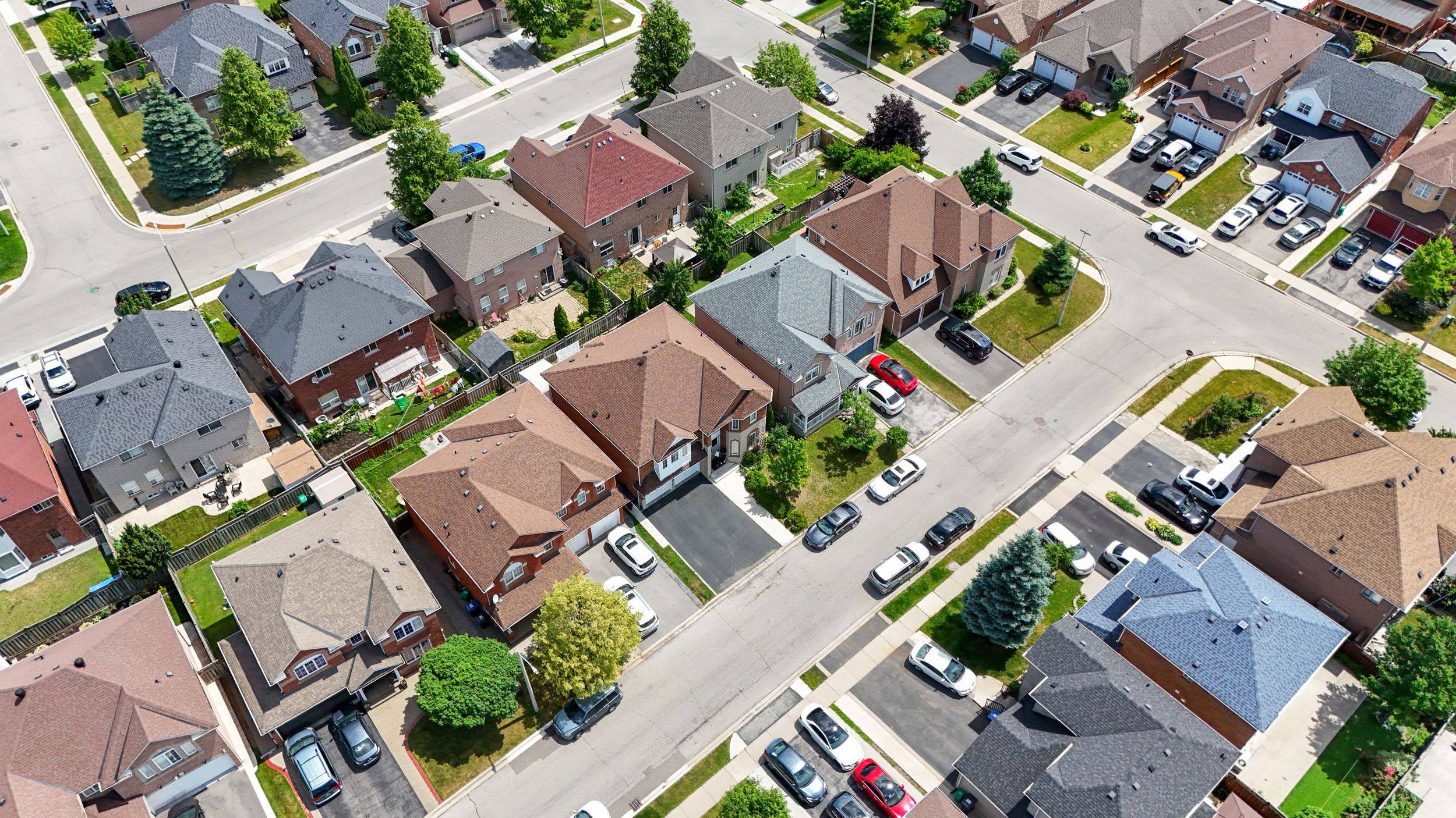 Brampton, ON L6R 2E5,5 Wildhorse LN