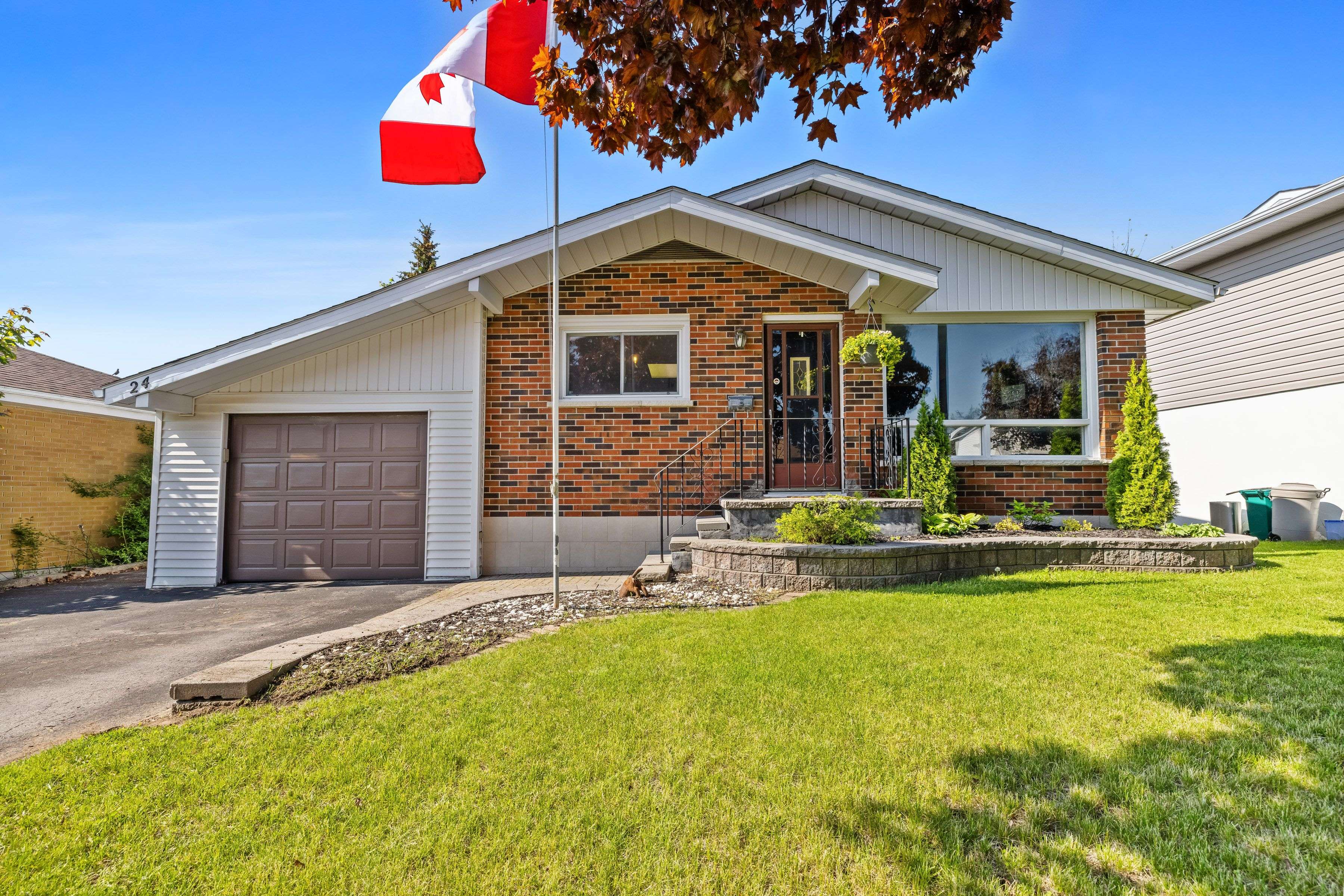 Quinte West, ON K8V 4B5,24 Patrick ST