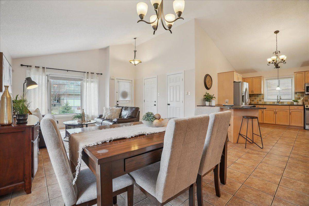 Hamilton, ON L8E 6B5,32 Sonoma LN