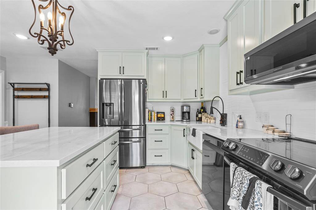Fort Worth, TX 76114,960 Roaring Springs Road #960