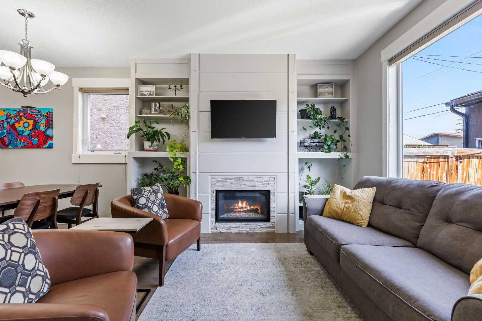 Calgary, AB T3B 0P5,4728 17 AVE NW #2