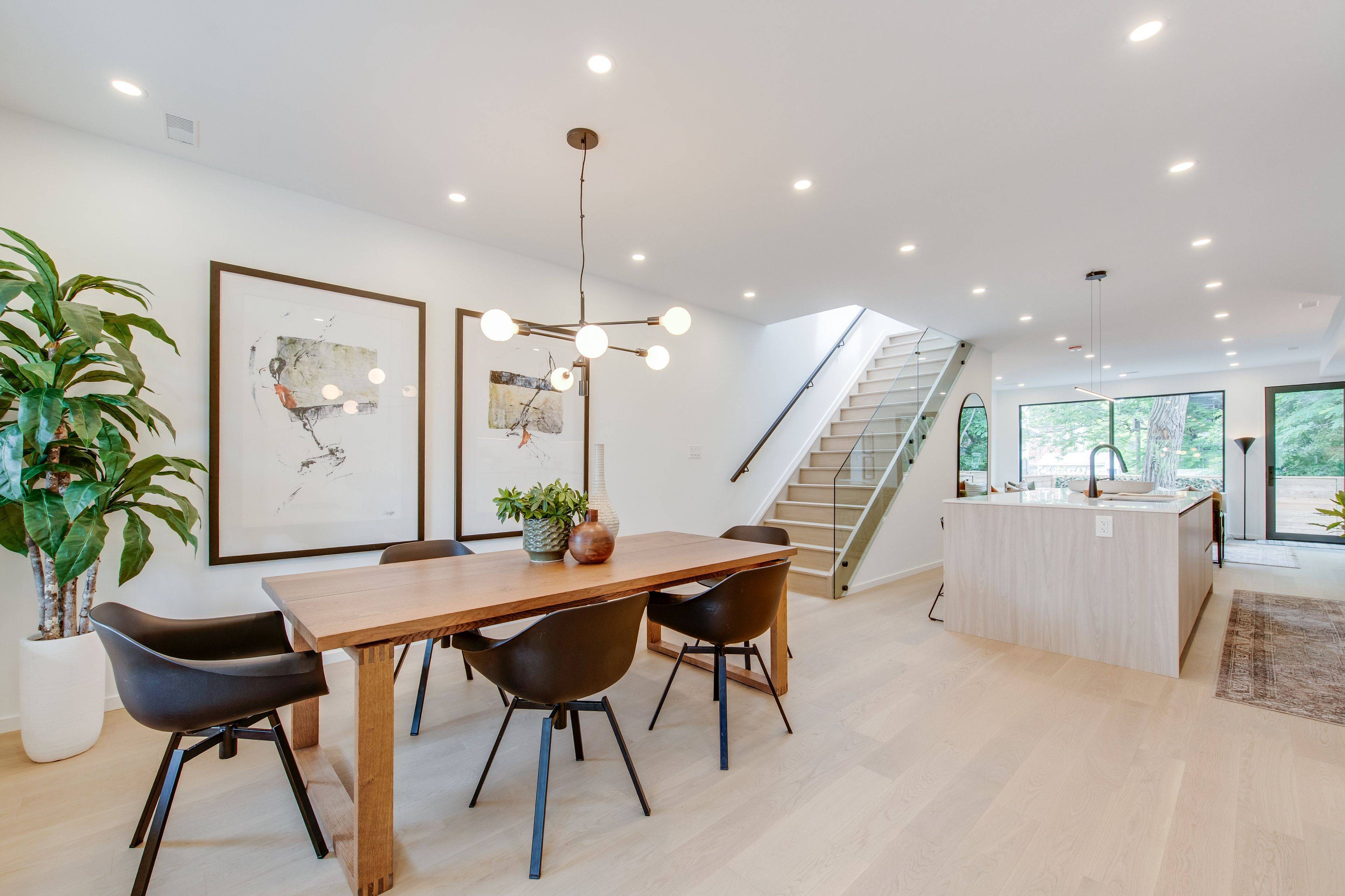 Toronto E01, ON M4L 2N3,47 Laing ST