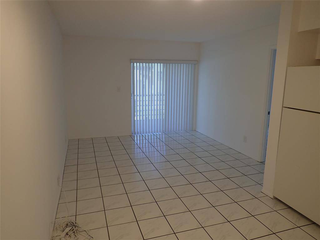 Coral Springs, FL 33065,2700 Riverside Dr #202B