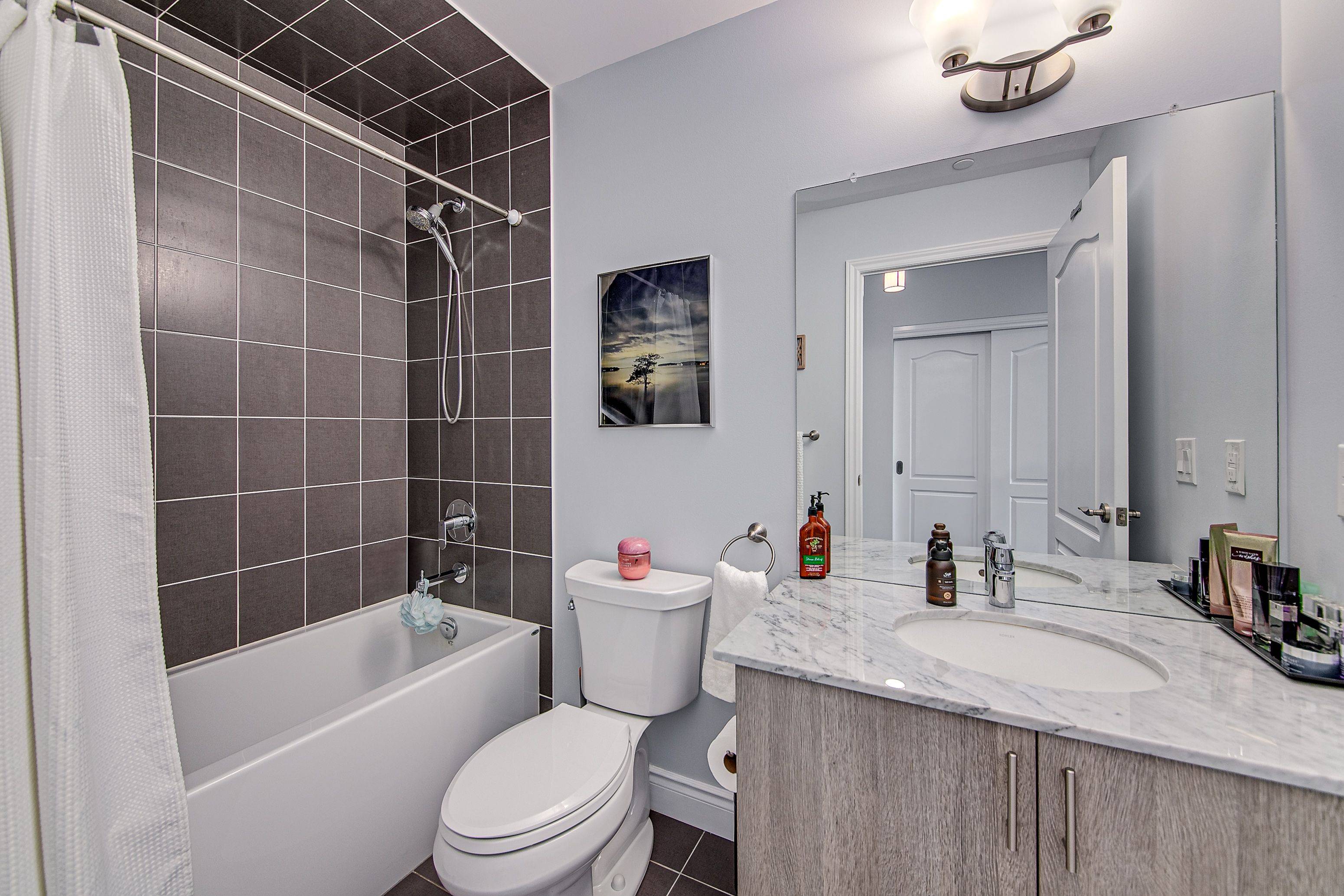 Orillia, ON L3V 8K4,90 Orchard Point RD #301