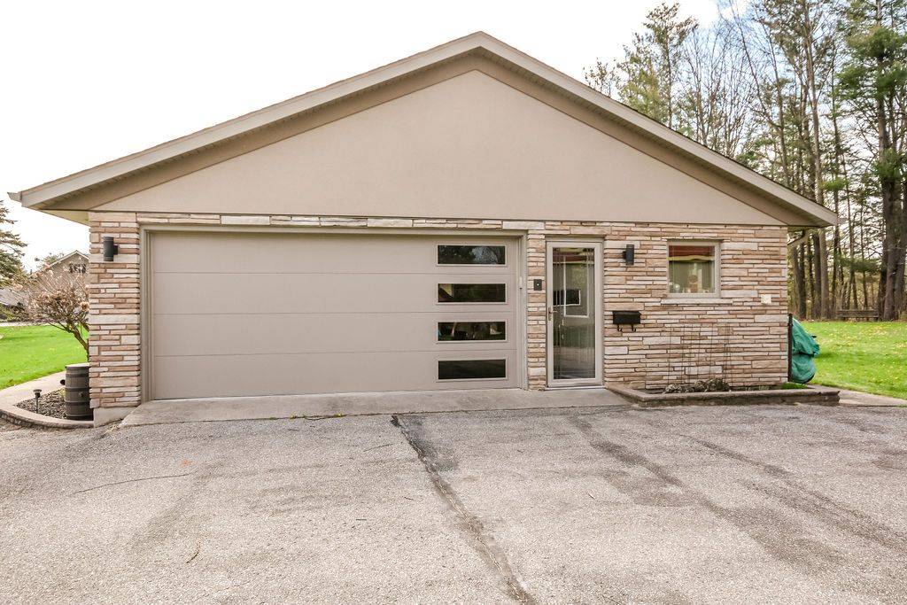 Springwater, ON L0L 1X1,12 Noraline AVE